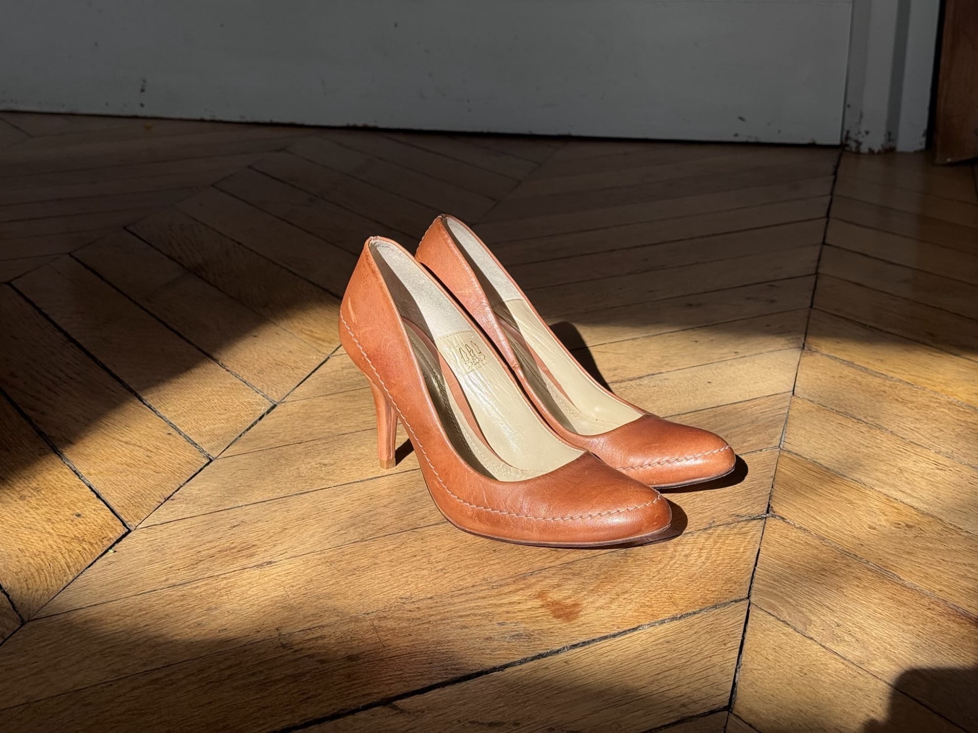 Escarpins en cuir kamel